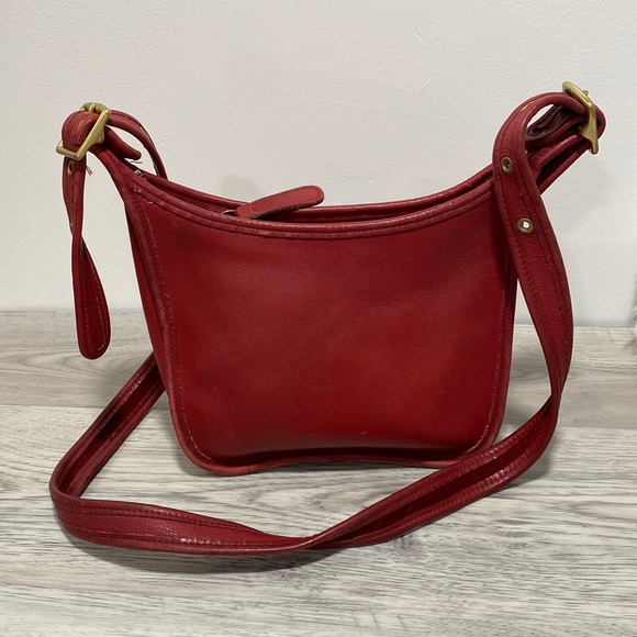 Coach Handbags - Coach janice legacy handbag 9950